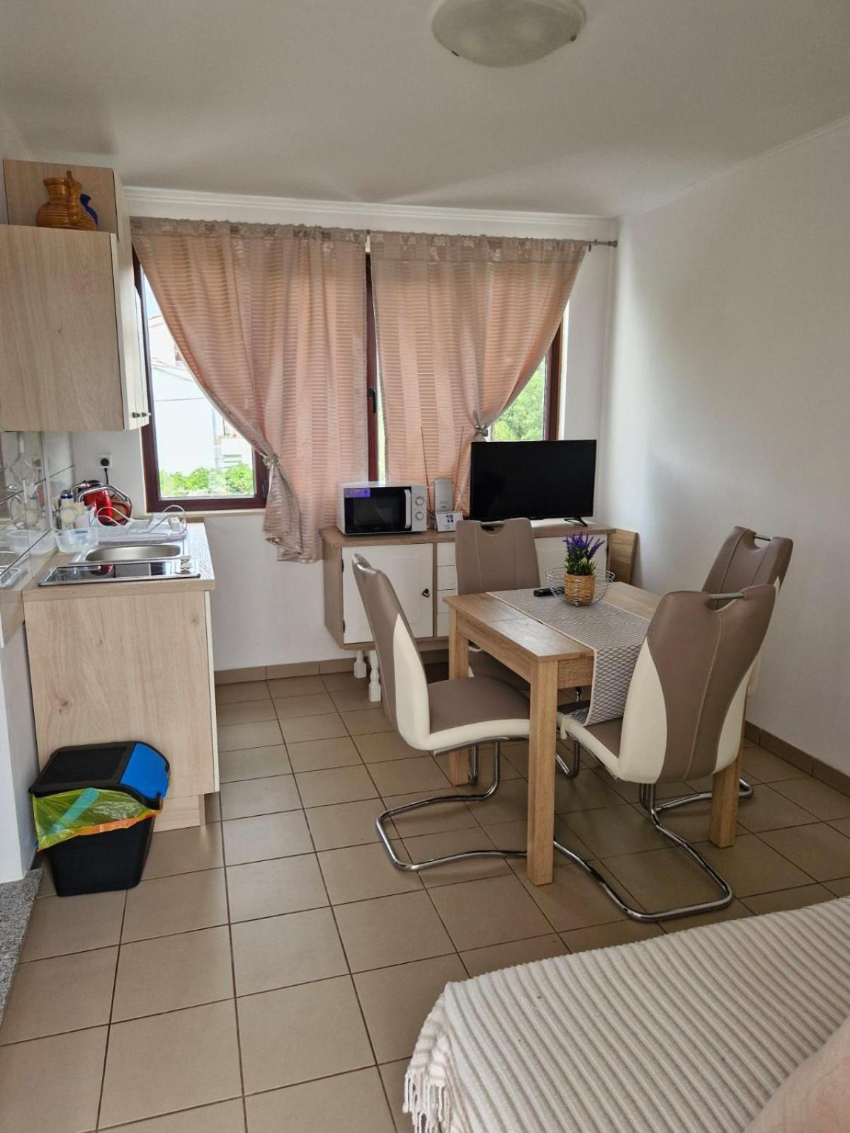Apartman Seka Kraljevica Ngoại thất bức ảnh